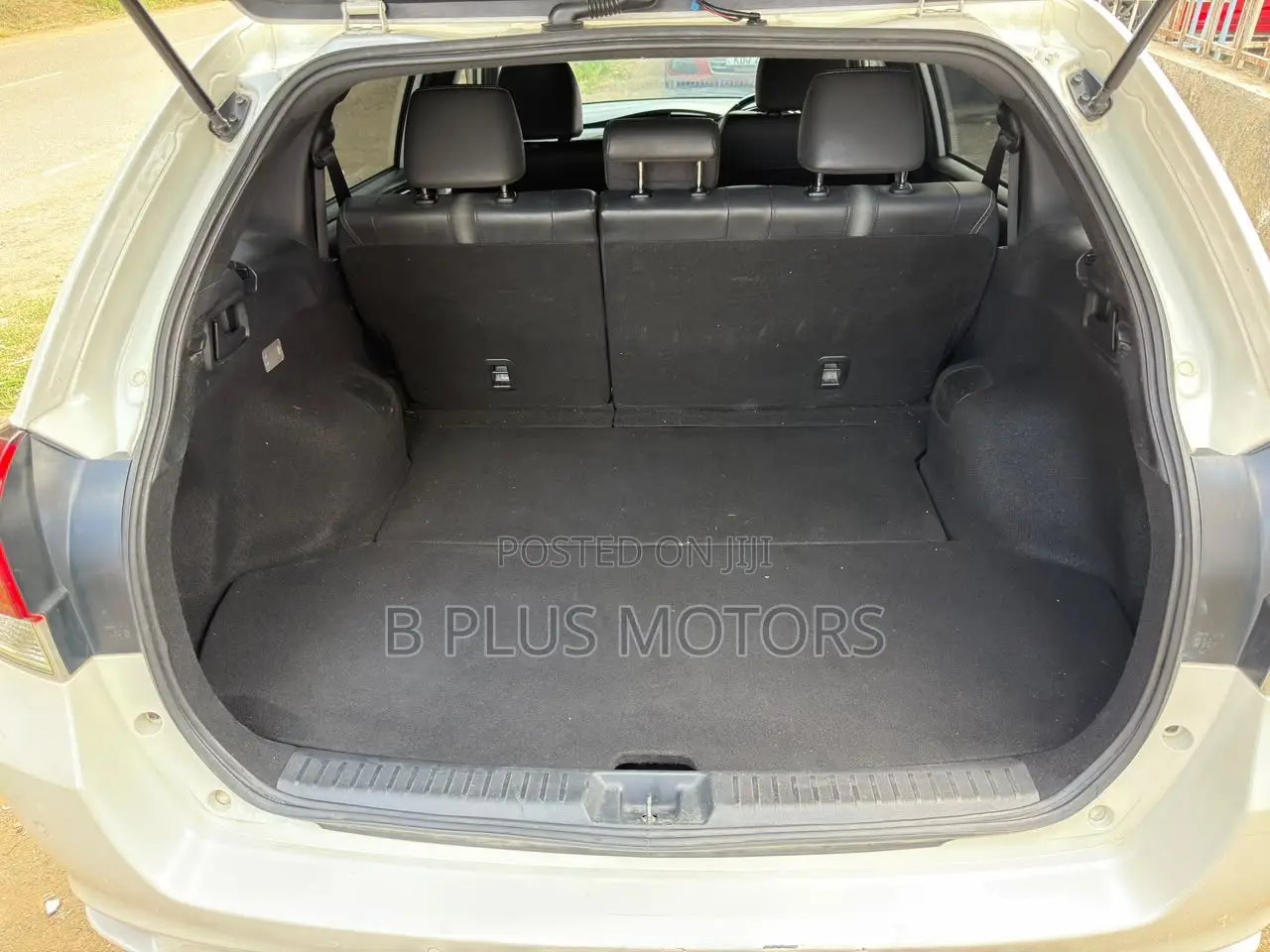 Toyota Corolla Fielder 1.5 Hybrid FWD 2019 White