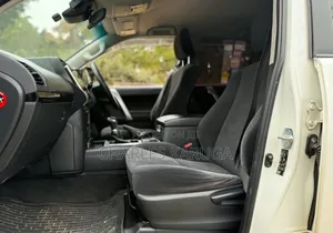 Toyota Land Cruiser Prado 2018 White
