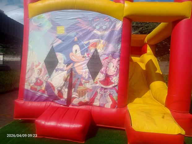 Bouncing Castle - thumbnail 2
