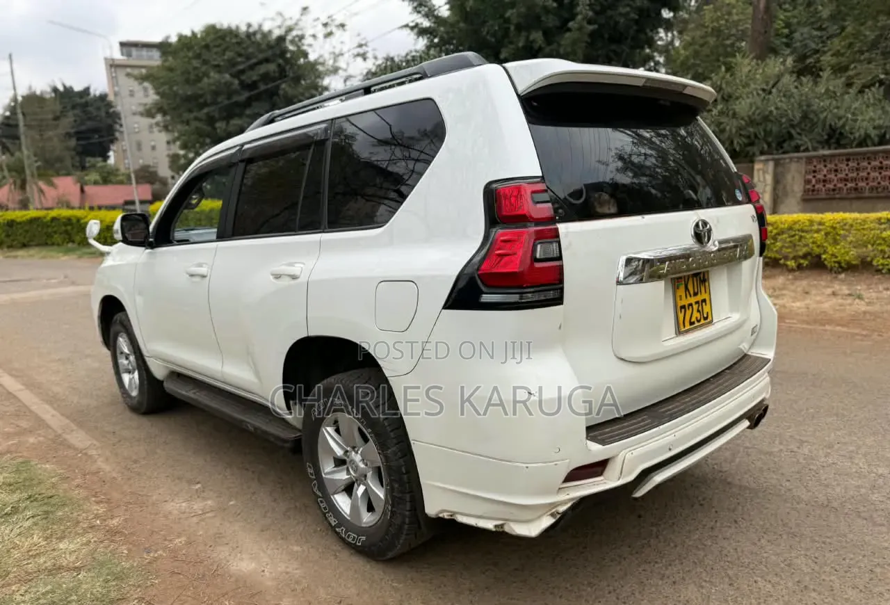 Toyota Land Cruiser Prado 2018 White