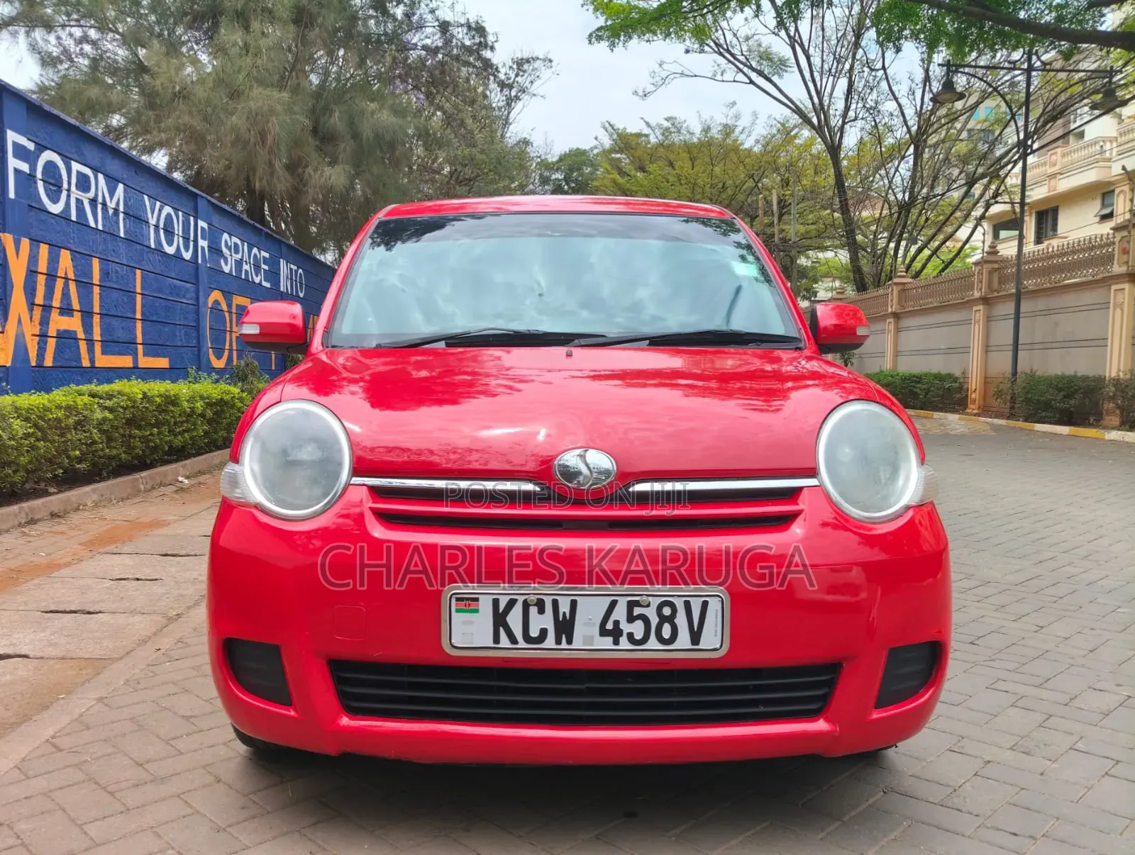Toyota Sienta 2012 Red