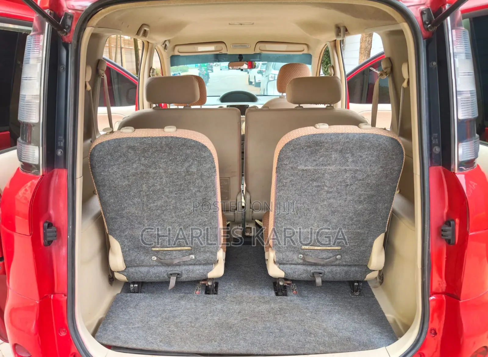 Toyota Sienta 2012 Red