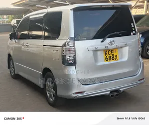 Toyota Voxy 2009 Silver