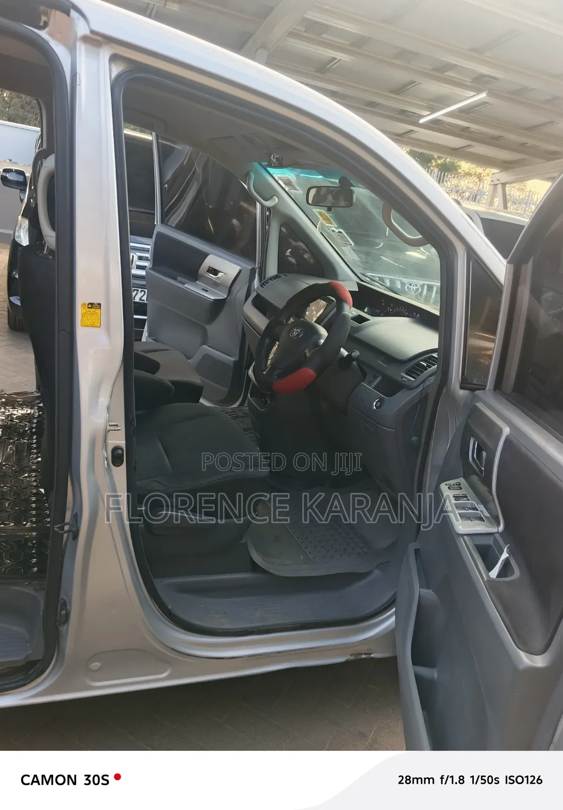 Toyota Voxy 2009 Silver