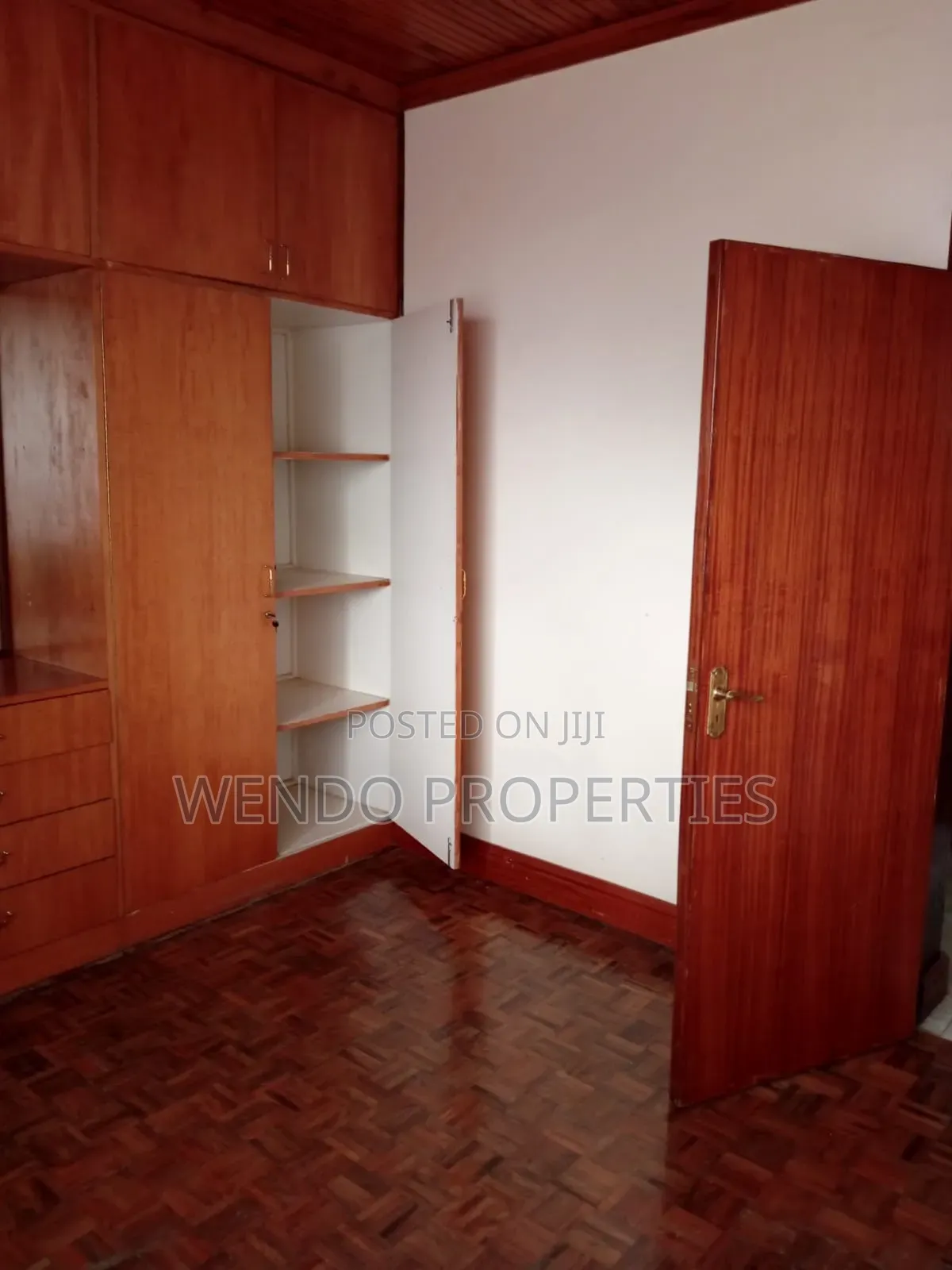 6bdrm Villa in Milimani Estate for sale