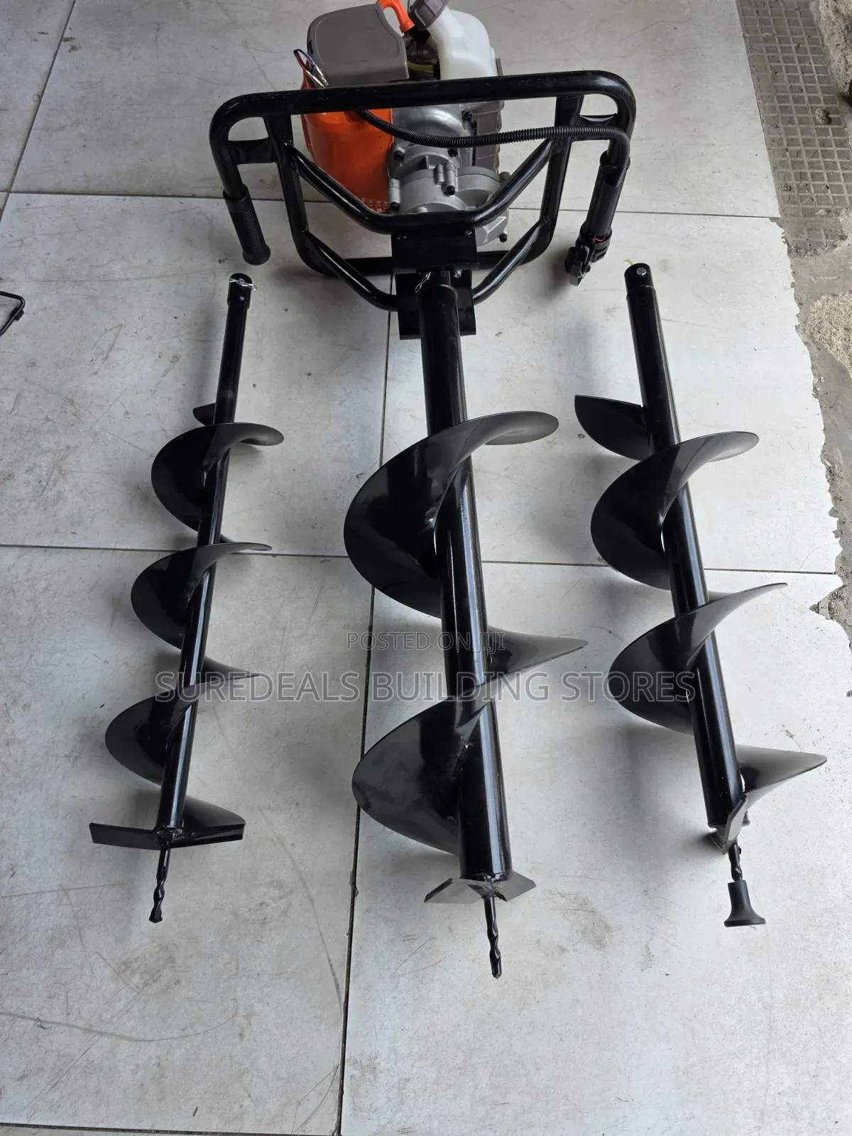 4 STROKE EARTH AUGER - Brand New