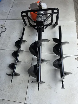 4 STROKE EARTH AUGER - Brand New
