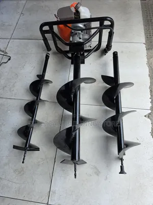 4 STROKE EARTH AUGER - Brand New