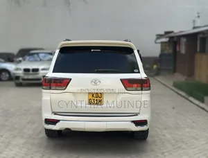 Toyota Land Cruiser Prado 2014 White