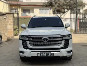 Toyota Land Cruiser Prado 2014 White