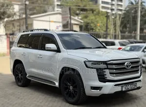 Toyota Land Cruiser Prado 2014 White