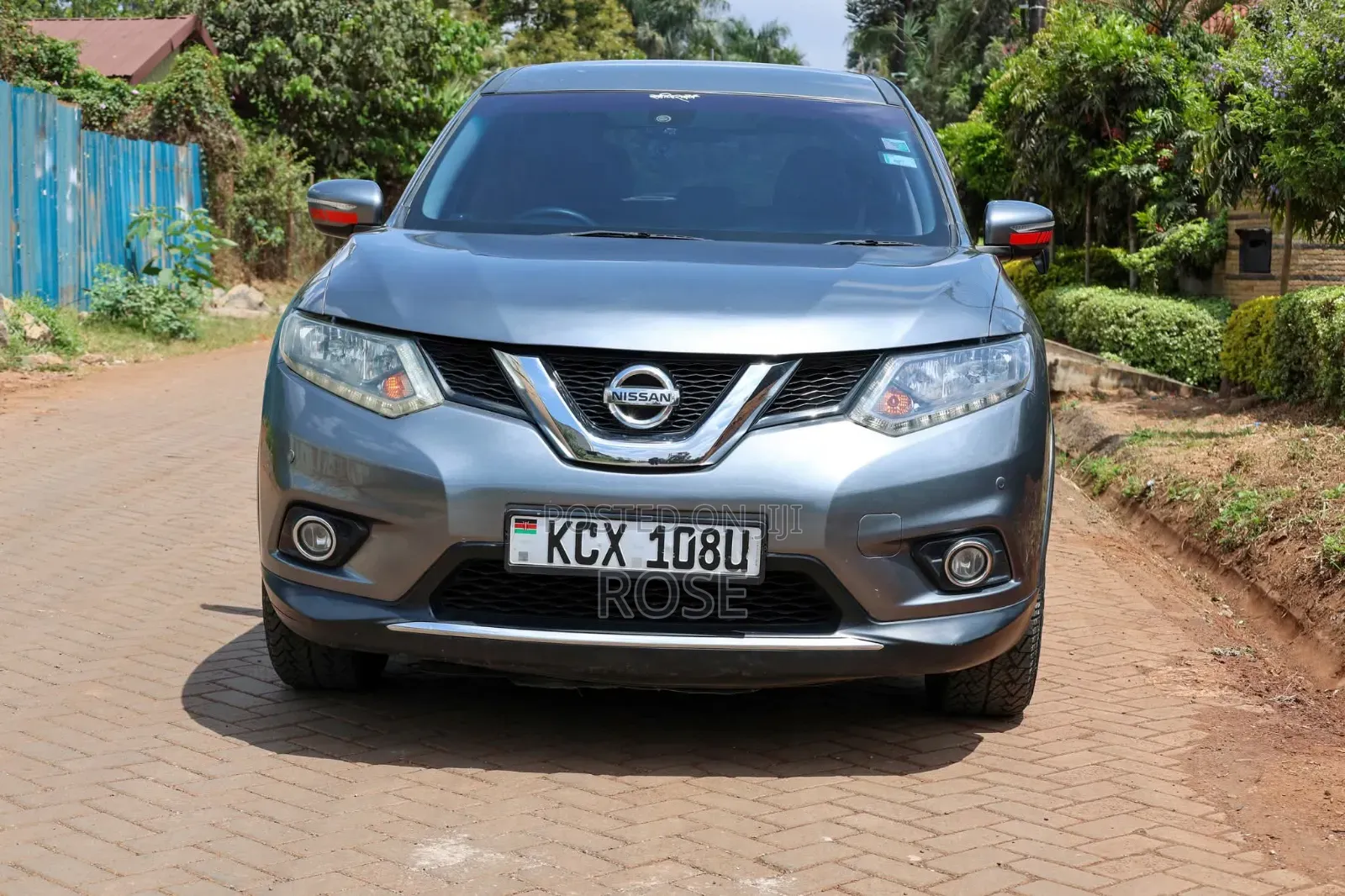 Nissan X-Trail 2012 Gray