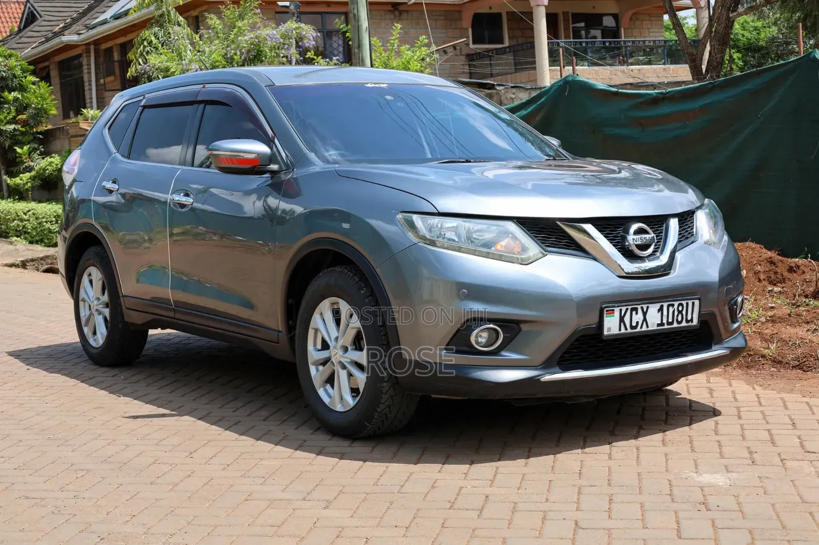 Nissan X-Trail 2012 Gray