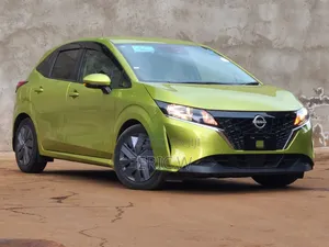 Nissan Note 1.2 Hybrid 2022 Green