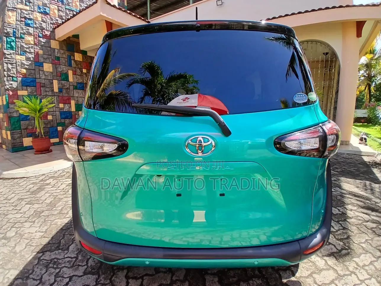 Toyota Sienta 2019 Green