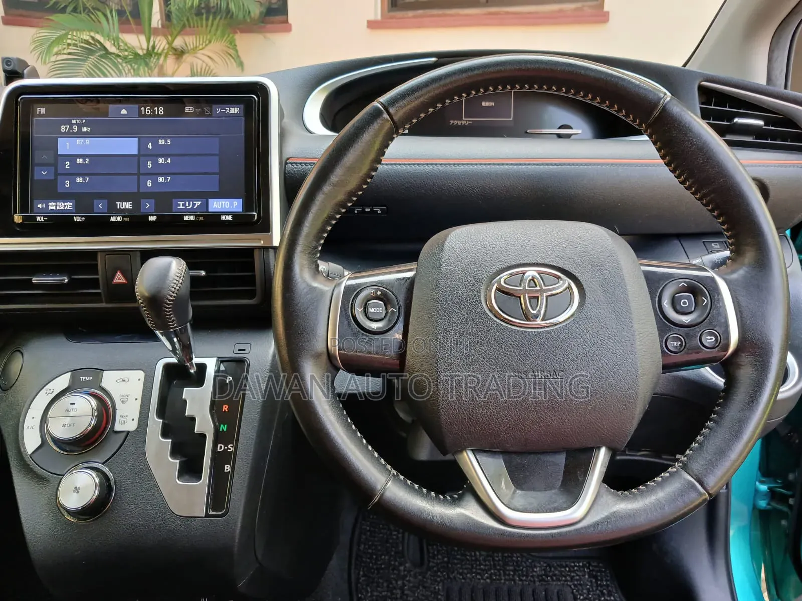 Toyota Sienta 2019 Green