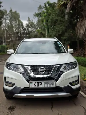 Nissan X-Trail 2.0 Petrol AWD 2017 White