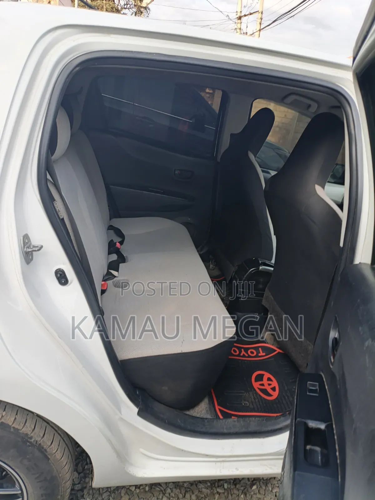 Toyota Vitz 2012 White