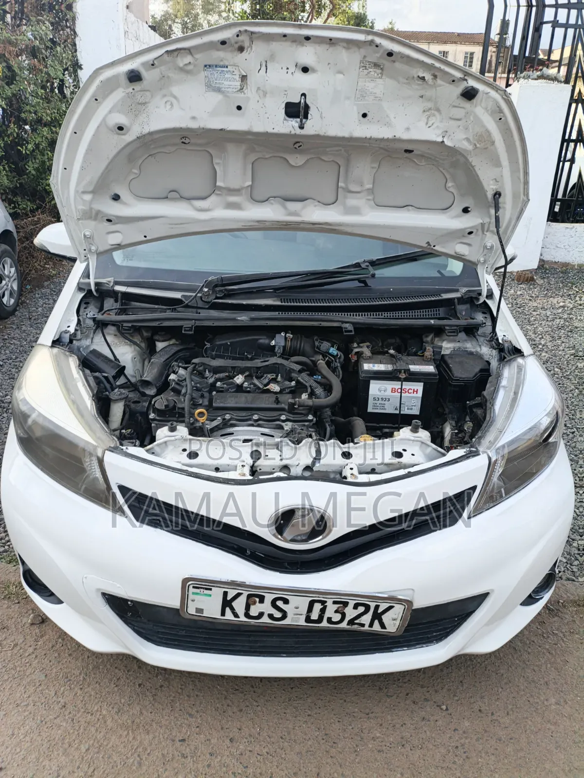 Toyota Vitz 2012 White