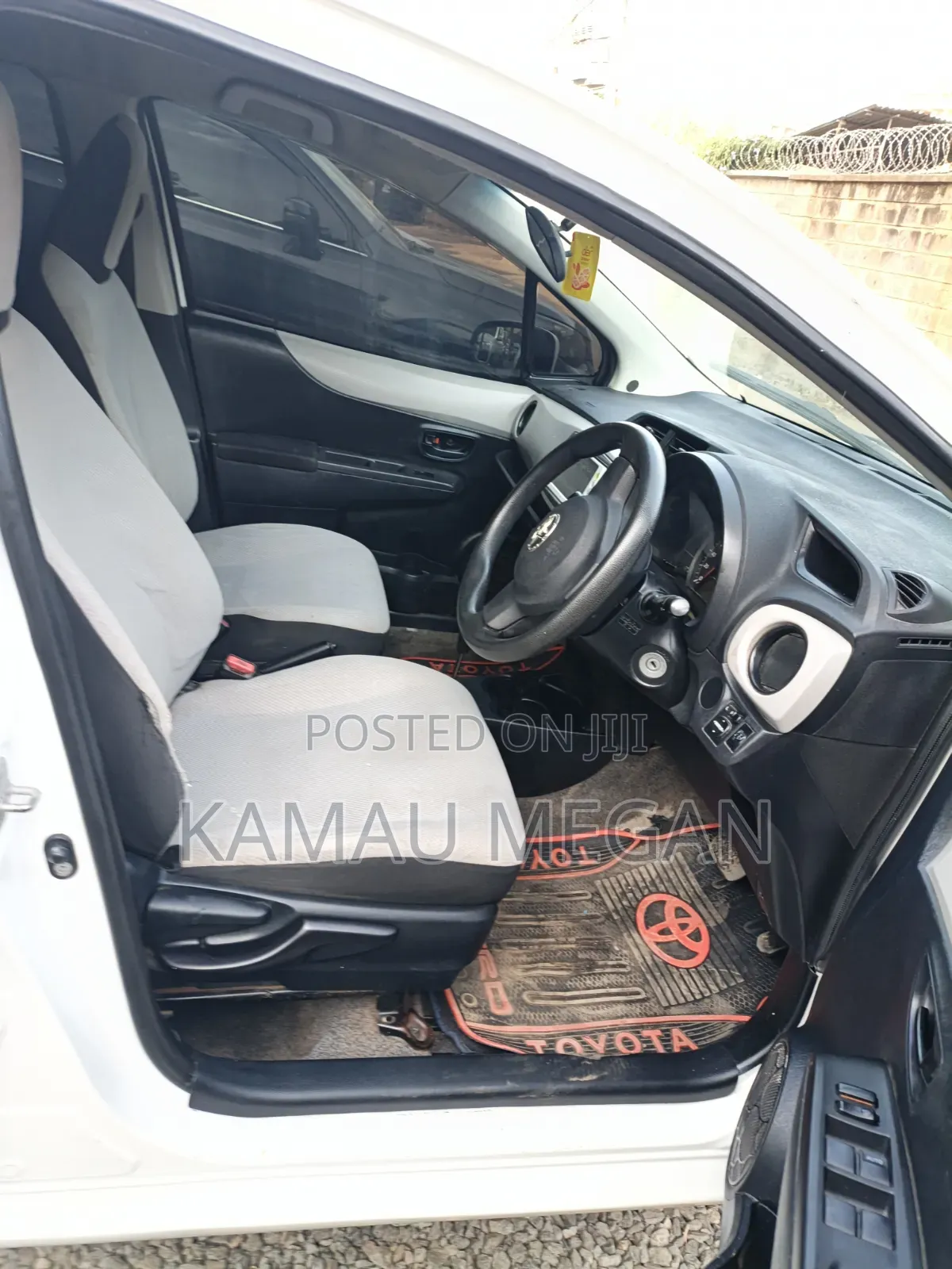 Toyota Vitz 2012 White