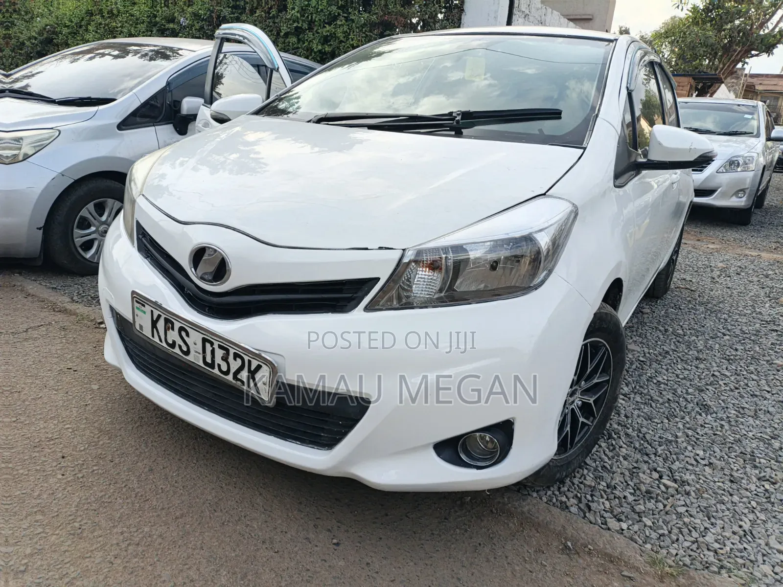 Toyota Vitz 2012 White
