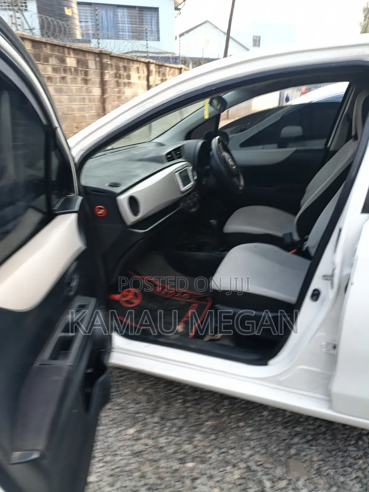 Toyota Vitz 2012 White