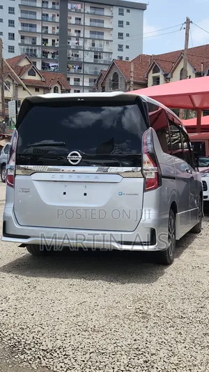 Nissan Serena 2019 Silver
