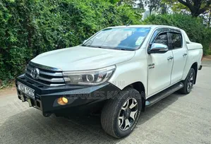 Toyota Hilux 2017 White