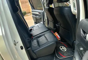 Toyota Hilux 2017 White