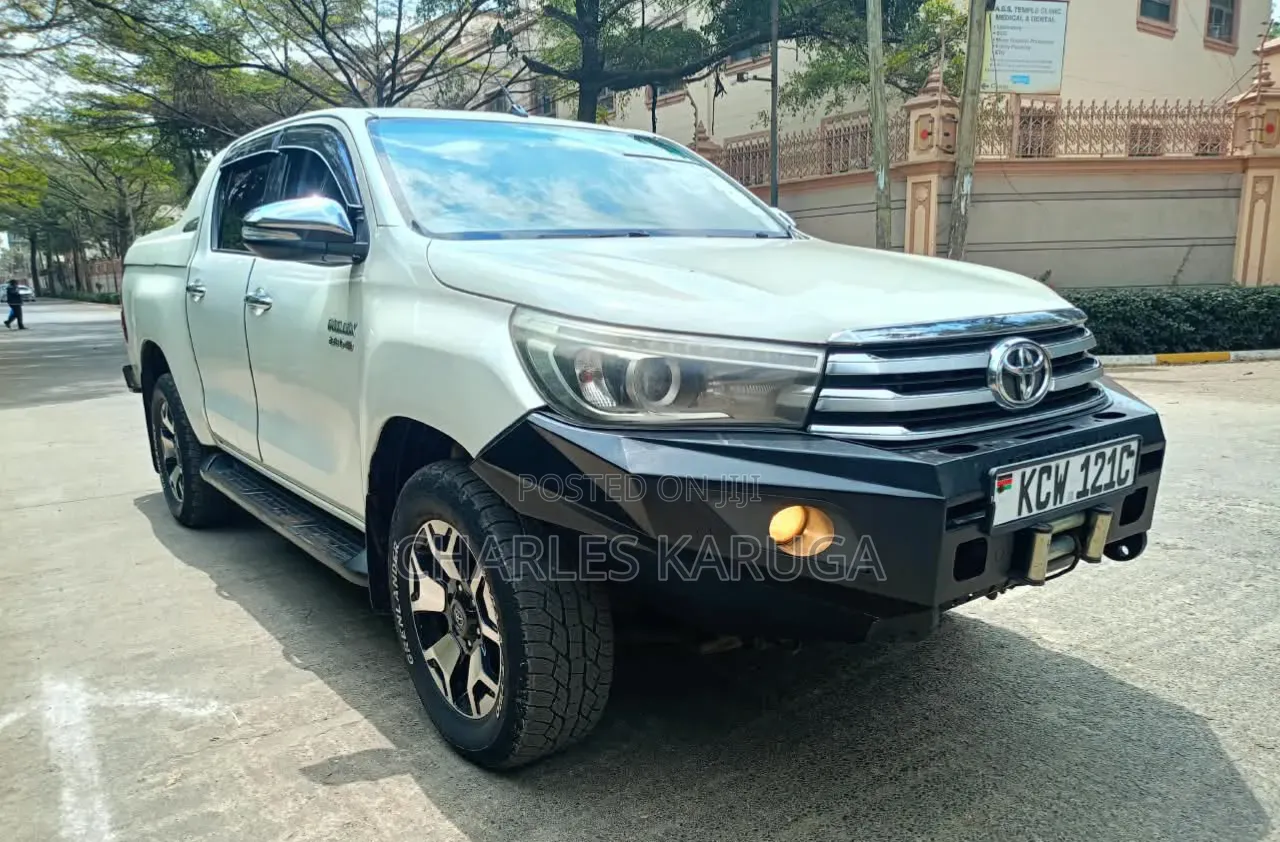 Toyota Hilux 2017 White