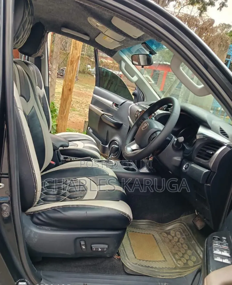 Toyota Hilux 2017 Black