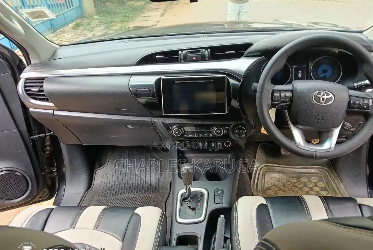 Toyota Hilux 2017 Black