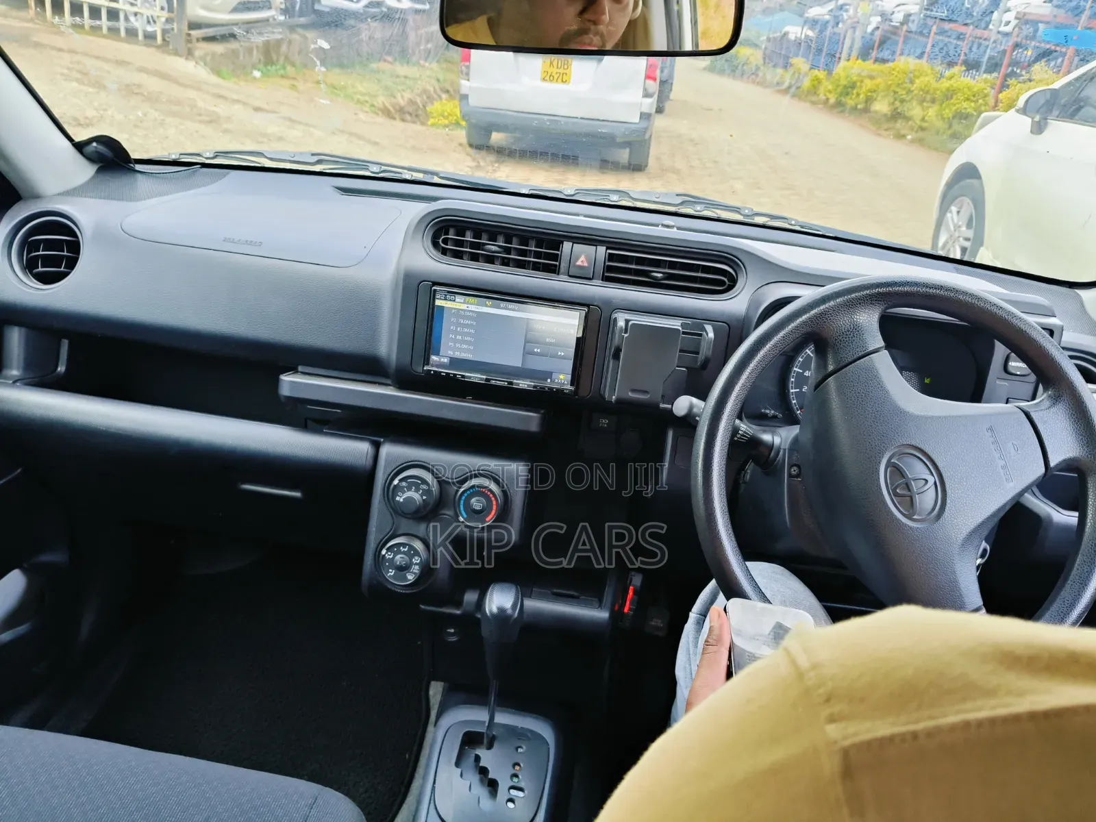 Toyota Probox 1.5 GL 4WD 2019 White
