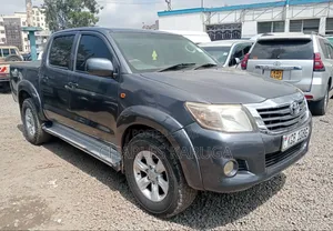 Toyota Hilux 2015 Gray