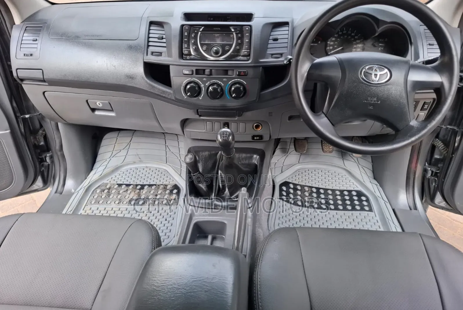 Toyota Hilux 2013 Silver