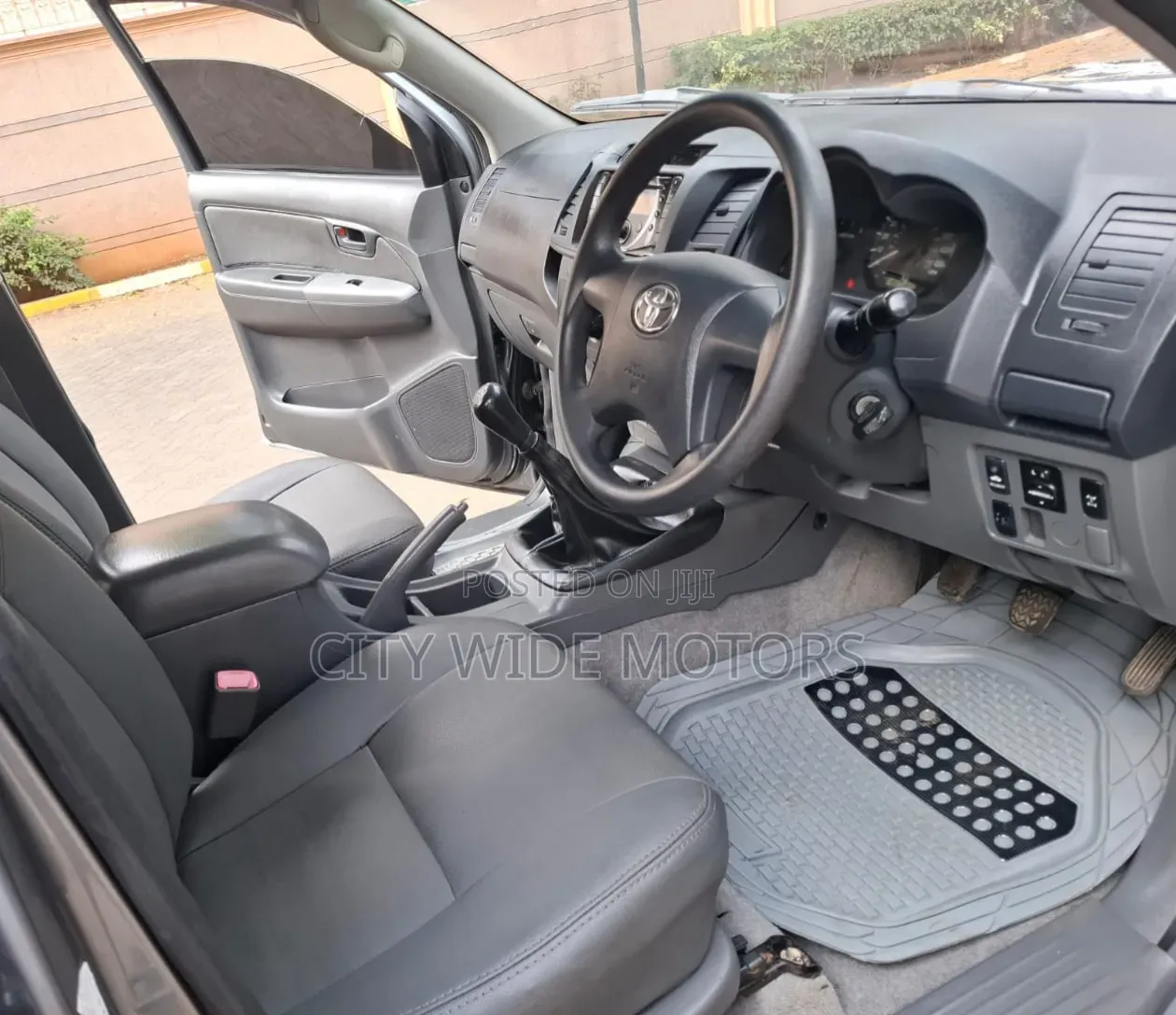Toyota Hilux 2013 Silver