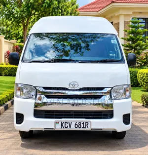 Toyota HiAce 2019 White