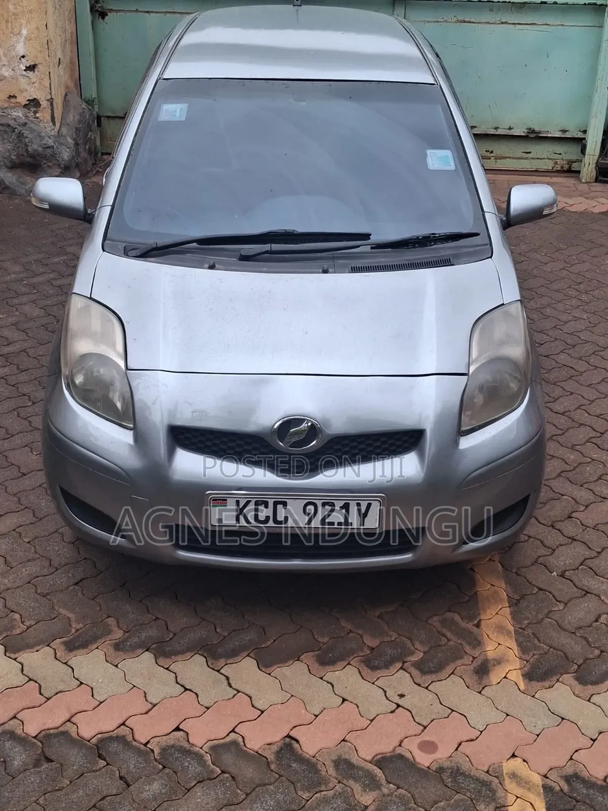 Toyota Vitz 2007 Silver