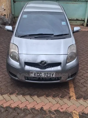Toyota Vitz 2007 Silver