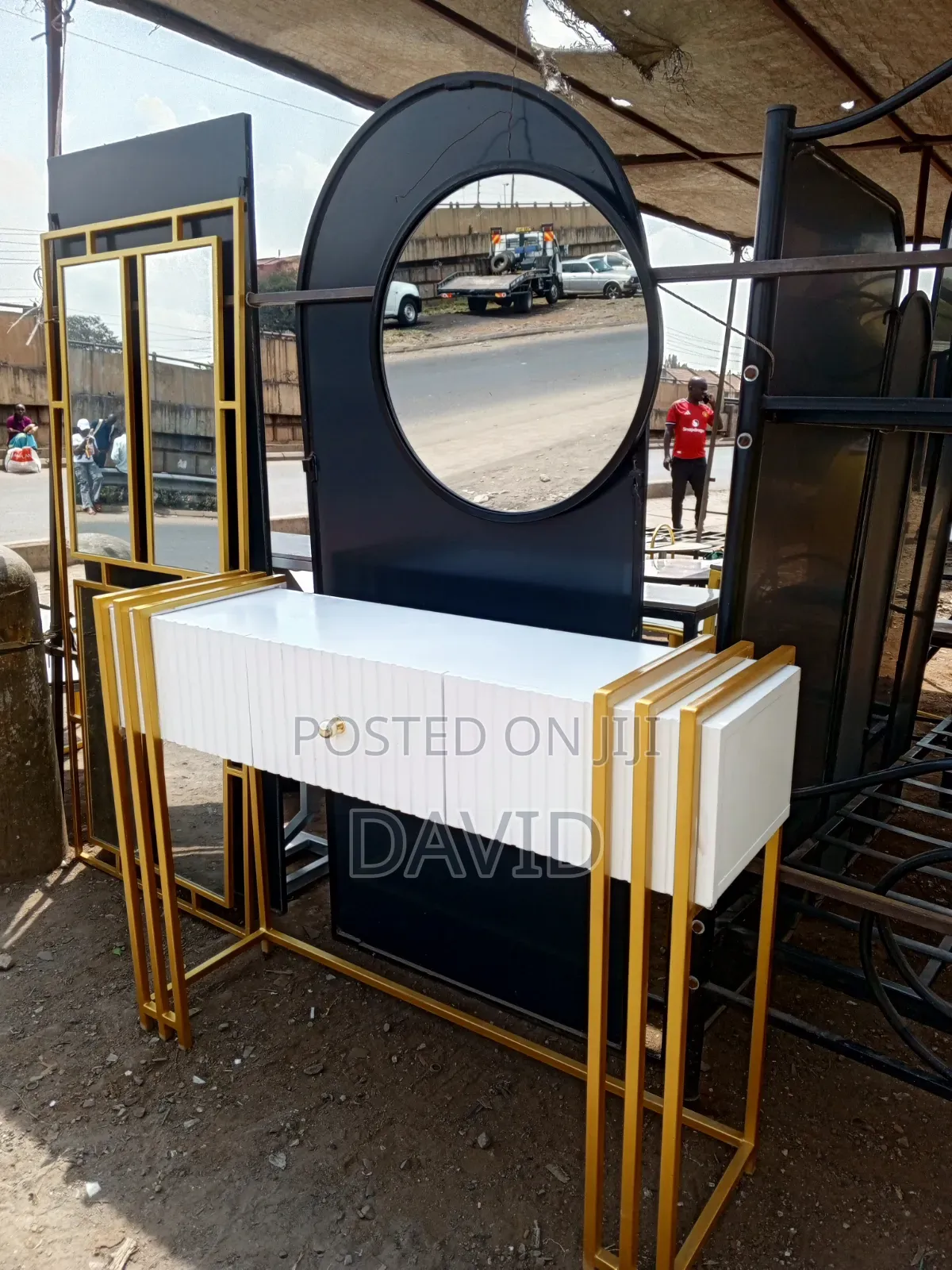 Console Table With Round Mirror