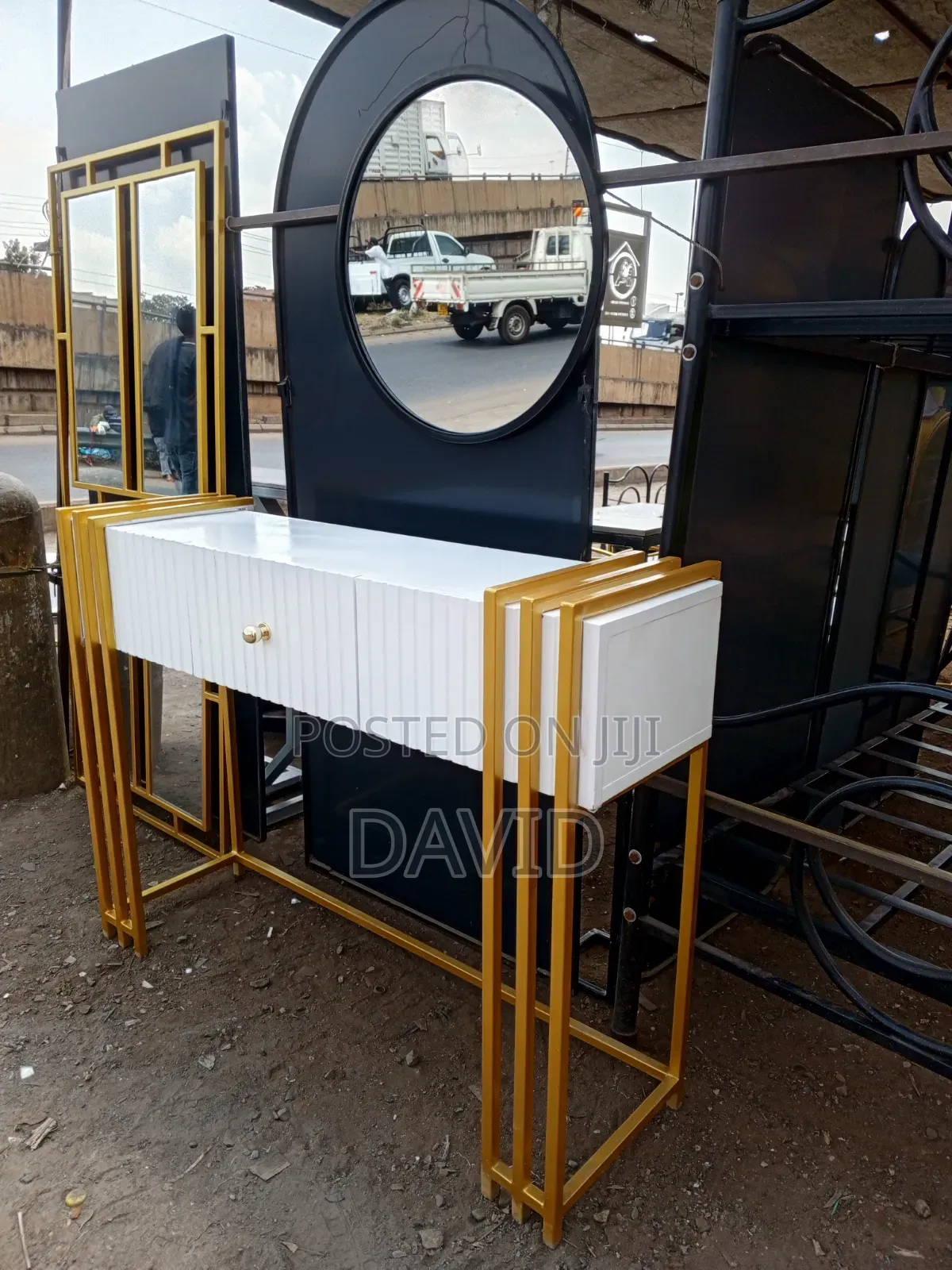 Console Table With Round Mirror