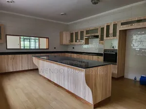 5bdrm Villa in Runda for rent