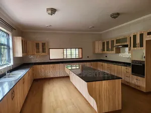 5bdrm Villa in Runda for rent
