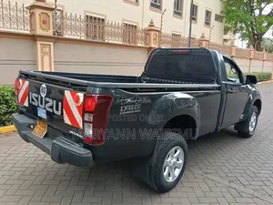Isuzu D-MAX 2025 Gray