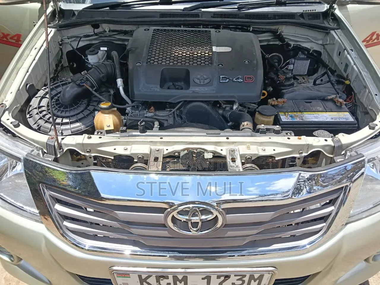 Toyota Hilux 2010 Silver