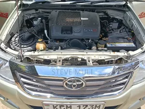 Toyota Hilux 2010 Silver