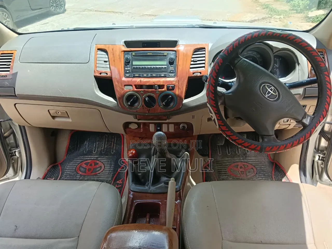 Toyota Hilux 2010 Silver