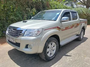 Toyota Hilux 2010 Silver