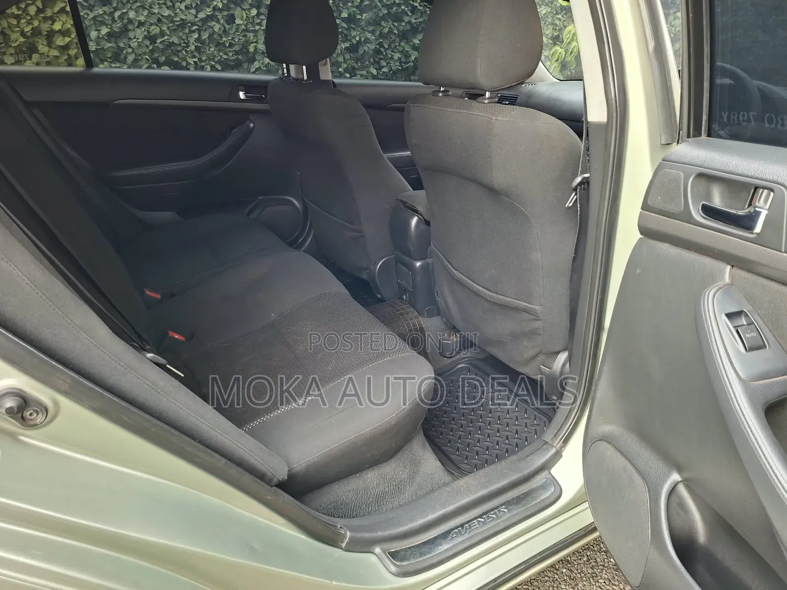 Toyota Avensis 1.8 C 2005 Gold
