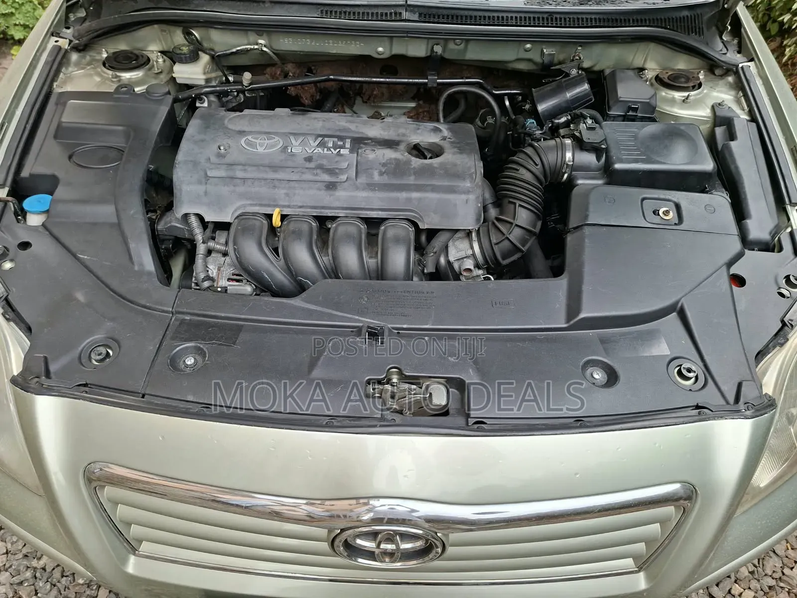 Toyota Avensis 1.8 C 2005 Gold